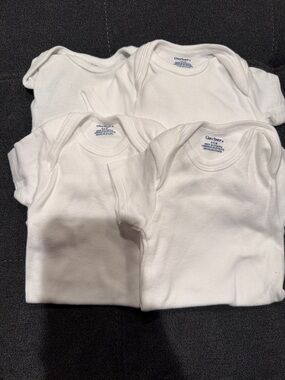 Gerber White Short-Sleeve Baby Onesies Pack